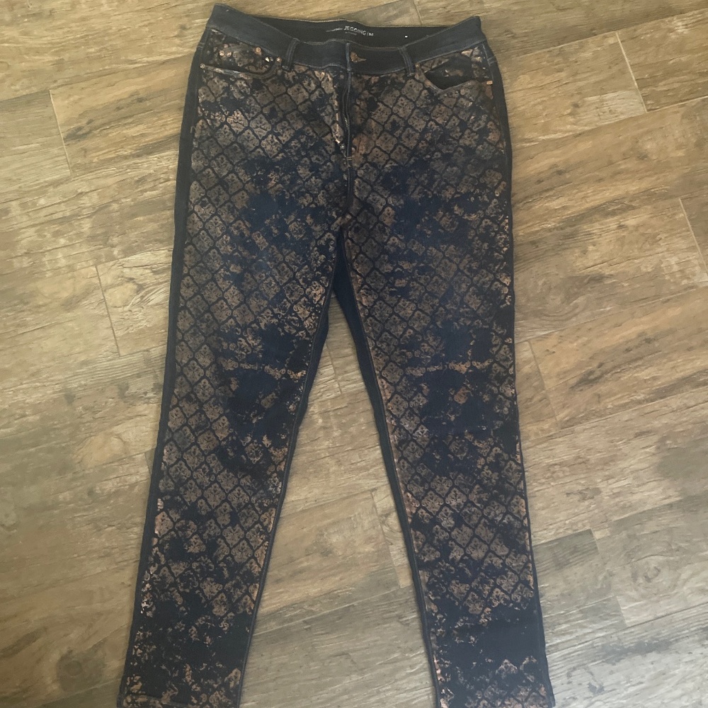 The Platinum Jeggings size 2.5 Chicos